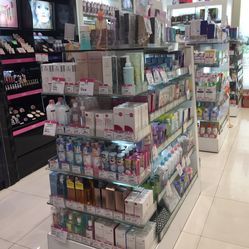 莎莎化妆品店（太阳新天地店） 一站式专业化妆品零售体验