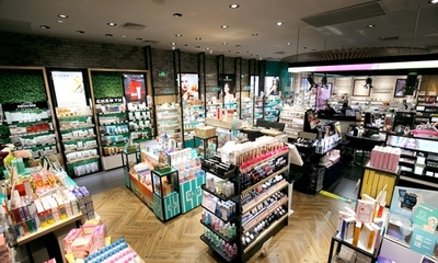 精妆联华多品牌化妆品与日用百货门店 系统化运营助力轻松管理